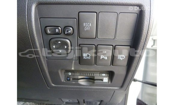 Buy Import Toyota Land Cruiser White Car in Import - Dubai in Dushanbe Buy Import Toyota Land Cruiser White Car in Import - Dubai in Dushanbe
