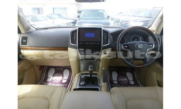 Buy Import Toyota Land Cruiser White Car in Import - Dubai in Dushanbe Buy Import Toyota Land Cruiser White Car in Import - Dubai in Dushanbe