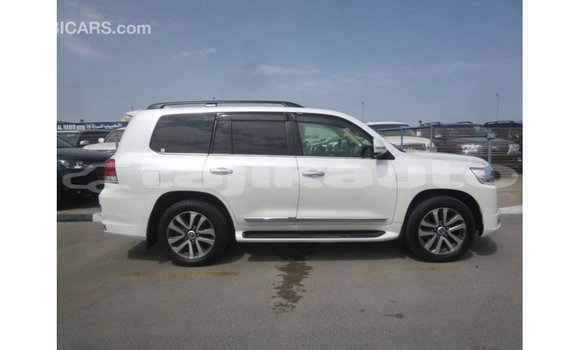 Buy Import Toyota Land Cruiser White Car in Import - Dubai in Dushanbe Buy Import Toyota Land Cruiser White Car in Import - Dubai in Dushanbe