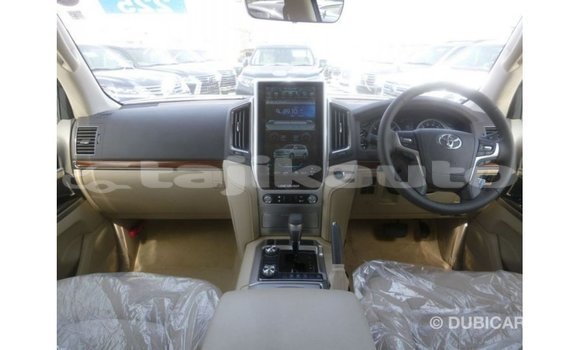 Buy Import Toyota Land Cruiser White Car in Import - Dubai in Dushanbe Buy Import Toyota Land Cruiser White Car in Import - Dubai in Dushanbe