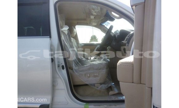 Buy Import Toyota Land Cruiser White Car in Import - Dubai in Dushanbe Buy Import Toyota Land Cruiser White Car in Import - Dubai in Dushanbe