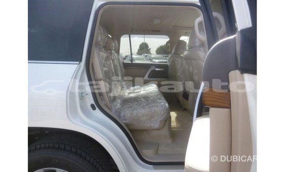 Buy Import Toyota Land Cruiser White Car in Import - Dubai in Dushanbe Buy Import Toyota Land Cruiser White Car in Import - Dubai in Dushanbe