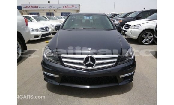 Buy Import Mercedes-Benz 190 Black Car in Import - Dubai in Dushanbe Buy Import Mercedes-Benz 190 Black Car in Import - Dubai in Dushanbe