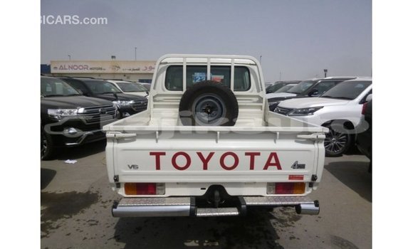 Buy Import Toyota Land Cruiser White Car in Import - Dubai in Dushanbe Buy Import Toyota Land Cruiser White Car in Import - Dubai in Dushanbe