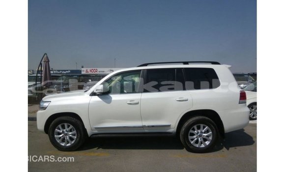 Buy Import Toyota Land Cruiser White Car in Import - Dubai in Dushanbe Buy Import Toyota Land Cruiser White Car in Import - Dubai in Dushanbe