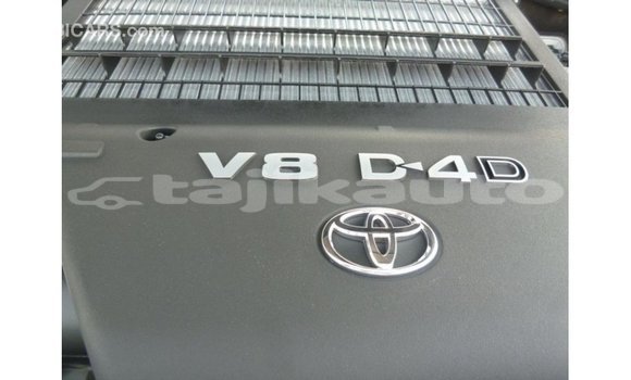 Buy Import Toyota Land Cruiser White Car in Import - Dubai in Dushanbe Buy Import Toyota Land Cruiser White Car in Import - Dubai in Dushanbe