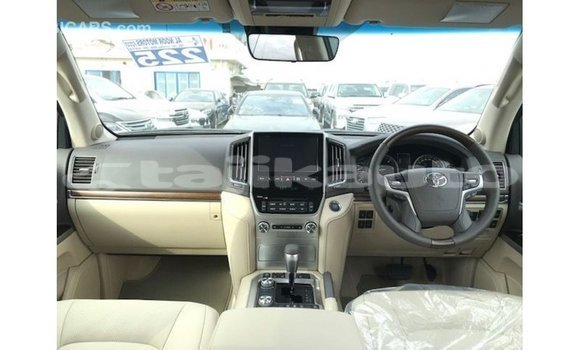 Buy Import Toyota Land Cruiser White Car in Import - Dubai in Dushanbe Buy Import Toyota Land Cruiser White Car in Import - Dubai in Dushanbe