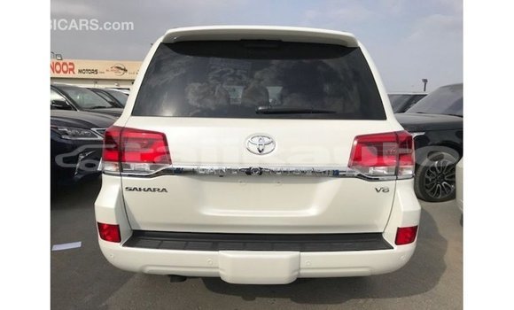 Buy Import Toyota Land Cruiser White Car in Import - Dubai in Dushanbe Buy Import Toyota Land Cruiser White Car in Import - Dubai in Dushanbe