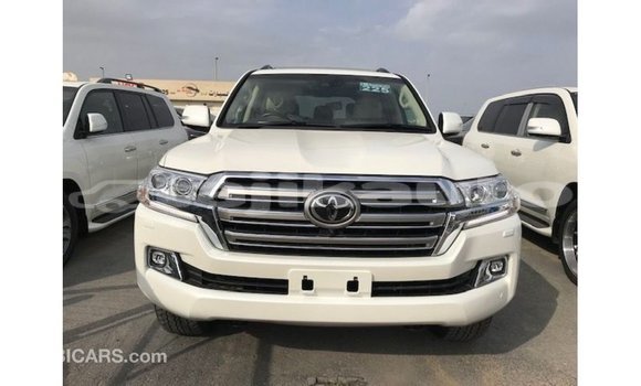 Buy Import Toyota Land Cruiser White Car in Import - Dubai in Dushanbe Buy Import Toyota Land Cruiser White Car in Import - Dubai in Dushanbe