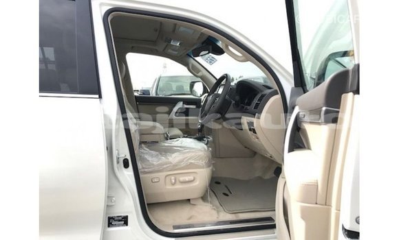 Buy Import Toyota Land Cruiser White Car in Import - Dubai in Dushanbe Buy Import Toyota Land Cruiser White Car in Import - Dubai in Dushanbe