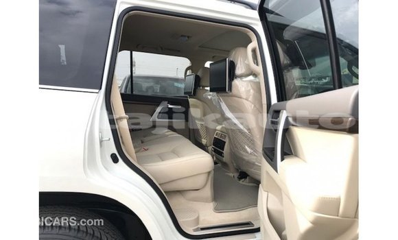 Buy Import Toyota Land Cruiser White Car in Import - Dubai in Dushanbe Buy Import Toyota Land Cruiser White Car in Import - Dubai in Dushanbe