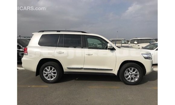 Buy Import Toyota Land Cruiser White Car in Import - Dubai in Dushanbe Buy Import Toyota Land Cruiser White Car in Import - Dubai in Dushanbe