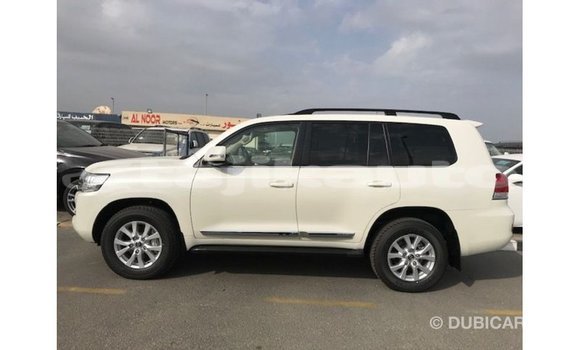 Buy Import Toyota Land Cruiser White Car in Import - Dubai in Dushanbe Buy Import Toyota Land Cruiser White Car in Import - Dubai in Dushanbe