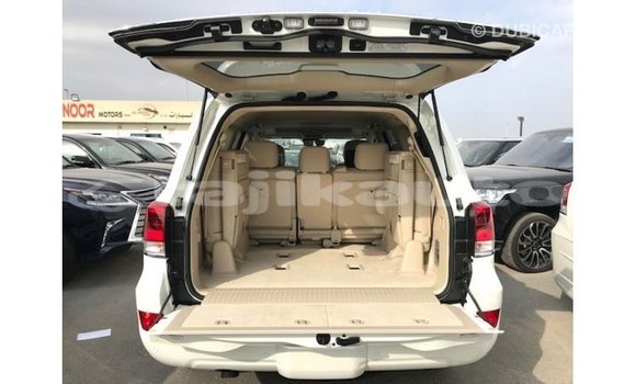 Buy Import Toyota Land Cruiser White Car in Import - Dubai in Dushanbe Buy Import Toyota Land Cruiser White Car in Import - Dubai in Dushanbe