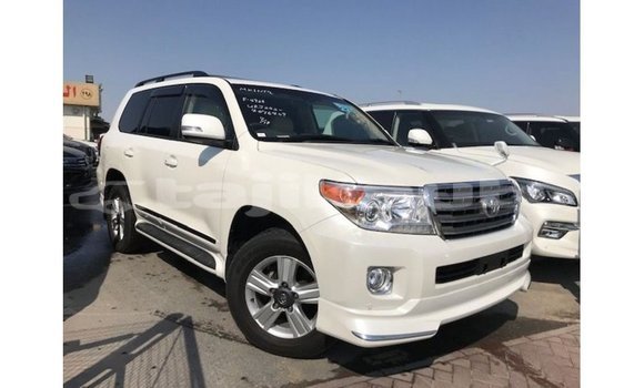 Buy Import Toyota Land Cruiser White Car in Import - Dubai in Dushanbe Buy Import Toyota Land Cruiser White Car in Import - Dubai in Dushanbe