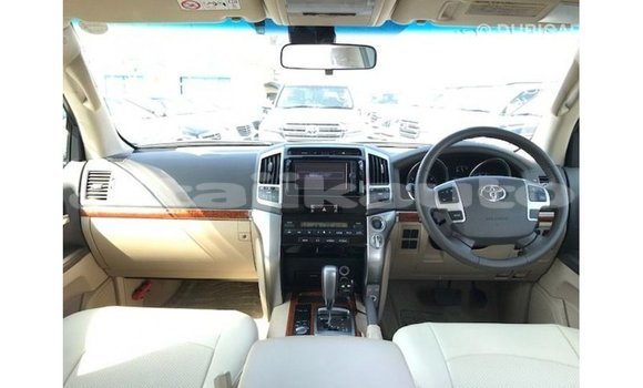 Buy Import Toyota Land Cruiser White Car in Import - Dubai in Dushanbe Buy Import Toyota Land Cruiser White Car in Import - Dubai in Dushanbe
