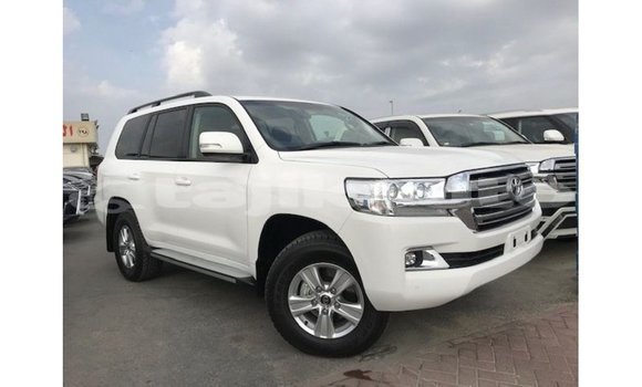 Buy Import Toyota Land Cruiser White Car in Import - Dubai in Dushanbe Buy Import Toyota Land Cruiser White Car in Import - Dubai in Dushanbe