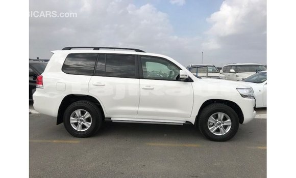 Buy Import Toyota Land Cruiser White Car in Import - Dubai in Dushanbe Buy Import Toyota Land Cruiser White Car in Import - Dubai in Dushanbe