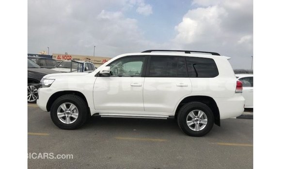 Buy Import Toyota Land Cruiser White Car in Import - Dubai in Dushanbe Buy Import Toyota Land Cruiser White Car in Import - Dubai in Dushanbe