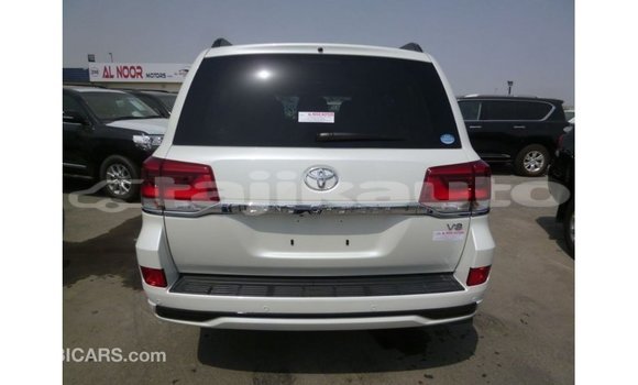 Buy Import Toyota Land Cruiser White Car in Import - Dubai in Dushanbe Buy Import Toyota Land Cruiser White Car in Import - Dubai in Dushanbe