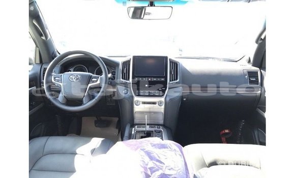 Buy Import Toyota Land Cruiser White Car in Import - Dubai in Dushanbe Buy Import Toyota Land Cruiser White Car in Import - Dubai in Dushanbe