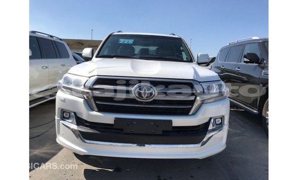 Buy Import Toyota Land Cruiser White Car in Import - Dubai in Dushanbe Buy Import Toyota Land Cruiser White Car in Import - Dubai in Dushanbe