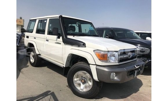 Buy Import Toyota Land Cruiser White Car in Import - Dubai in Dushanbe Buy Import Toyota Land Cruiser White Car in Import - Dubai in Dushanbe