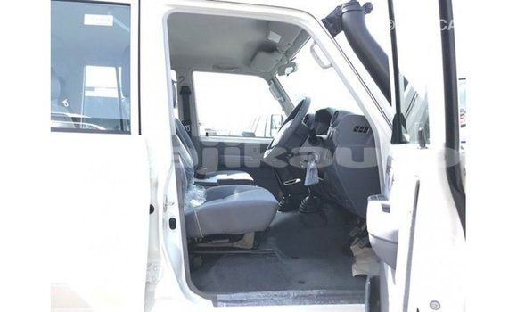 Buy Import Toyota Land Cruiser White Car in Import - Dubai in Dushanbe Buy Import Toyota Land Cruiser White Car in Import - Dubai in Dushanbe