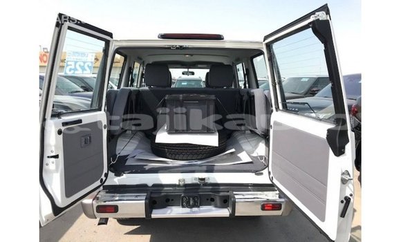 Buy Import Toyota Land Cruiser White Car in Import - Dubai in Dushanbe Buy Import Toyota Land Cruiser White Car in Import - Dubai in Dushanbe