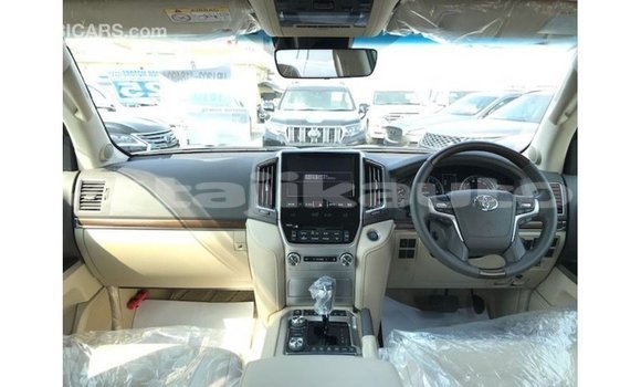 Buy Import Toyota Land Cruiser White Car in Import - Dubai in Dushanbe Buy Import Toyota Land Cruiser White Car in Import - Dubai in Dushanbe