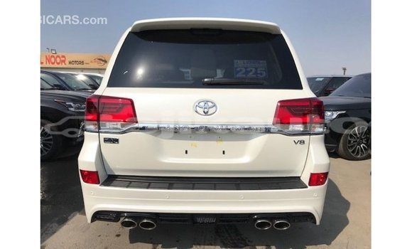 Buy Import Toyota Land Cruiser White Car in Import - Dubai in Dushanbe Buy Import Toyota Land Cruiser White Car in Import - Dubai in Dushanbe