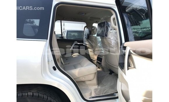 Buy Import Toyota Land Cruiser White Car in Import - Dubai in Dushanbe Buy Import Toyota Land Cruiser White Car in Import - Dubai in Dushanbe