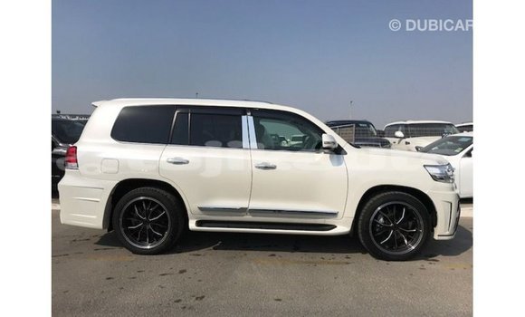 Buy Import Toyota Land Cruiser White Car in Import - Dubai in Dushanbe Buy Import Toyota Land Cruiser White Car in Import - Dubai in Dushanbe