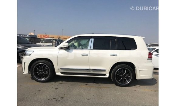 Buy Import Toyota Land Cruiser White Car in Import - Dubai in Dushanbe Buy Import Toyota Land Cruiser White Car in Import - Dubai in Dushanbe