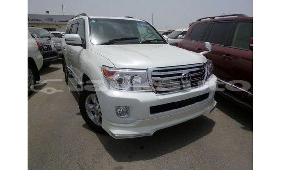 Buy Import Toyota Land Cruiser White Car in Import - Dubai in Dushanbe Buy Import Toyota Land Cruiser White Car in Import - Dubai in Dushanbe