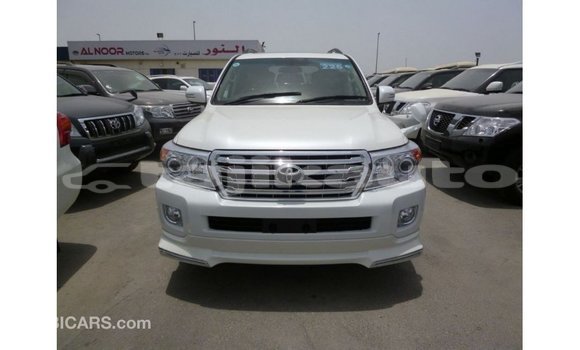 Buy Import Toyota Land Cruiser White Car in Import - Dubai in Dushanbe Buy Import Toyota Land Cruiser White Car in Import - Dubai in Dushanbe