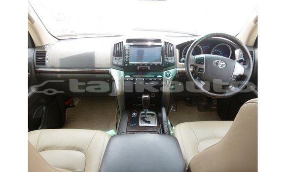 Buy Import Toyota Land Cruiser White Car in Import - Dubai in Dushanbe Buy Import Toyota Land Cruiser White Car in Import - Dubai in Dushanbe