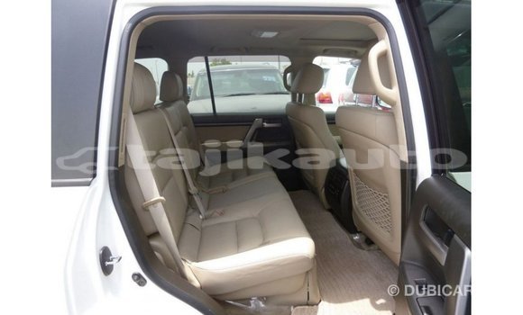 Buy Import Toyota Land Cruiser White Car in Import - Dubai in Dushanbe Buy Import Toyota Land Cruiser White Car in Import - Dubai in Dushanbe