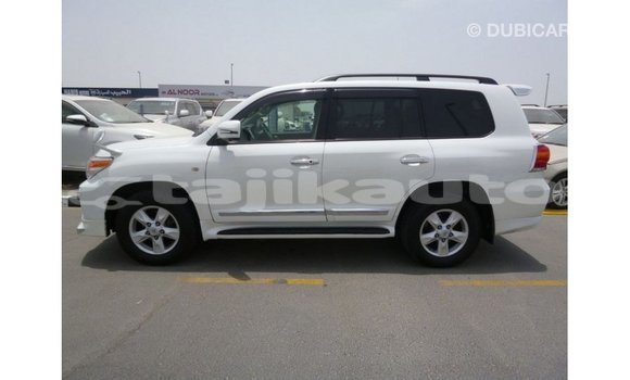 Buy Import Toyota Land Cruiser White Car in Import - Dubai in Dushanbe Buy Import Toyota Land Cruiser White Car in Import - Dubai in Dushanbe