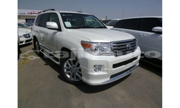 Buy Import Toyota Land Cruiser White Car in Import - Dubai in Dushanbe Buy Import Toyota Land Cruiser White Car in Import - Dubai in Dushanbe
