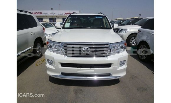 Buy Import Toyota Land Cruiser White Car in Import - Dubai in Dushanbe Buy Import Toyota Land Cruiser White Car in Import - Dubai in Dushanbe