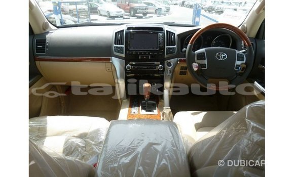 Buy Import Toyota Land Cruiser White Car in Import - Dubai in Dushanbe Buy Import Toyota Land Cruiser White Car in Import - Dubai in Dushanbe