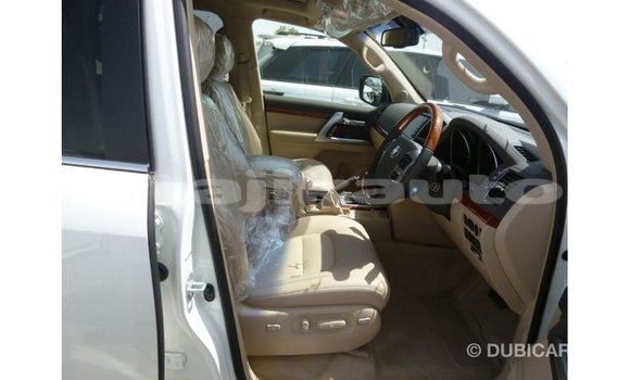 Buy Import Toyota Land Cruiser White Car in Import - Dubai in Dushanbe Buy Import Toyota Land Cruiser White Car in Import - Dubai in Dushanbe