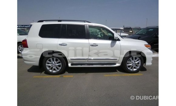 Buy Import Toyota Land Cruiser White Car in Import - Dubai in Dushanbe Buy Import Toyota Land Cruiser White Car in Import - Dubai in Dushanbe