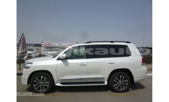 Buy Import Toyota Land Cruiser White Car in Import - Dubai in Dushanbe Buy Import Toyota Land Cruiser White Car in Import - Dubai in Dushanbe