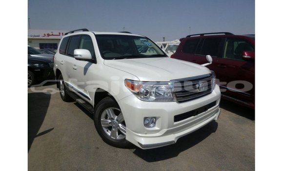 Buy Import Toyota Land Cruiser White Car in Import - Dubai in Dushanbe Buy Import Toyota Land Cruiser White Car in Import - Dubai in Dushanbe