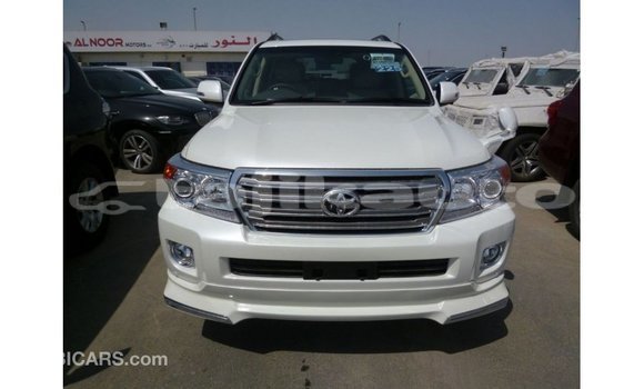 Buy Import Toyota Land Cruiser White Car in Import - Dubai in Dushanbe Buy Import Toyota Land Cruiser White Car in Import - Dubai in Dushanbe