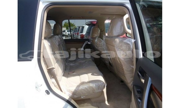 Buy Import Toyota Land Cruiser White Car in Import - Dubai in Dushanbe Buy Import Toyota Land Cruiser White Car in Import - Dubai in Dushanbe