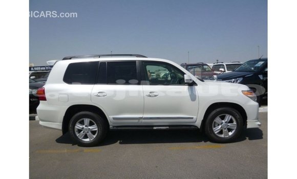 Buy Import Toyota Land Cruiser White Car in Import - Dubai in Dushanbe Buy Import Toyota Land Cruiser White Car in Import - Dubai in Dushanbe