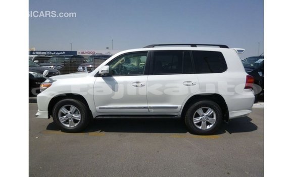Buy Import Toyota Land Cruiser White Car in Import - Dubai in Dushanbe Buy Import Toyota Land Cruiser White Car in Import - Dubai in Dushanbe